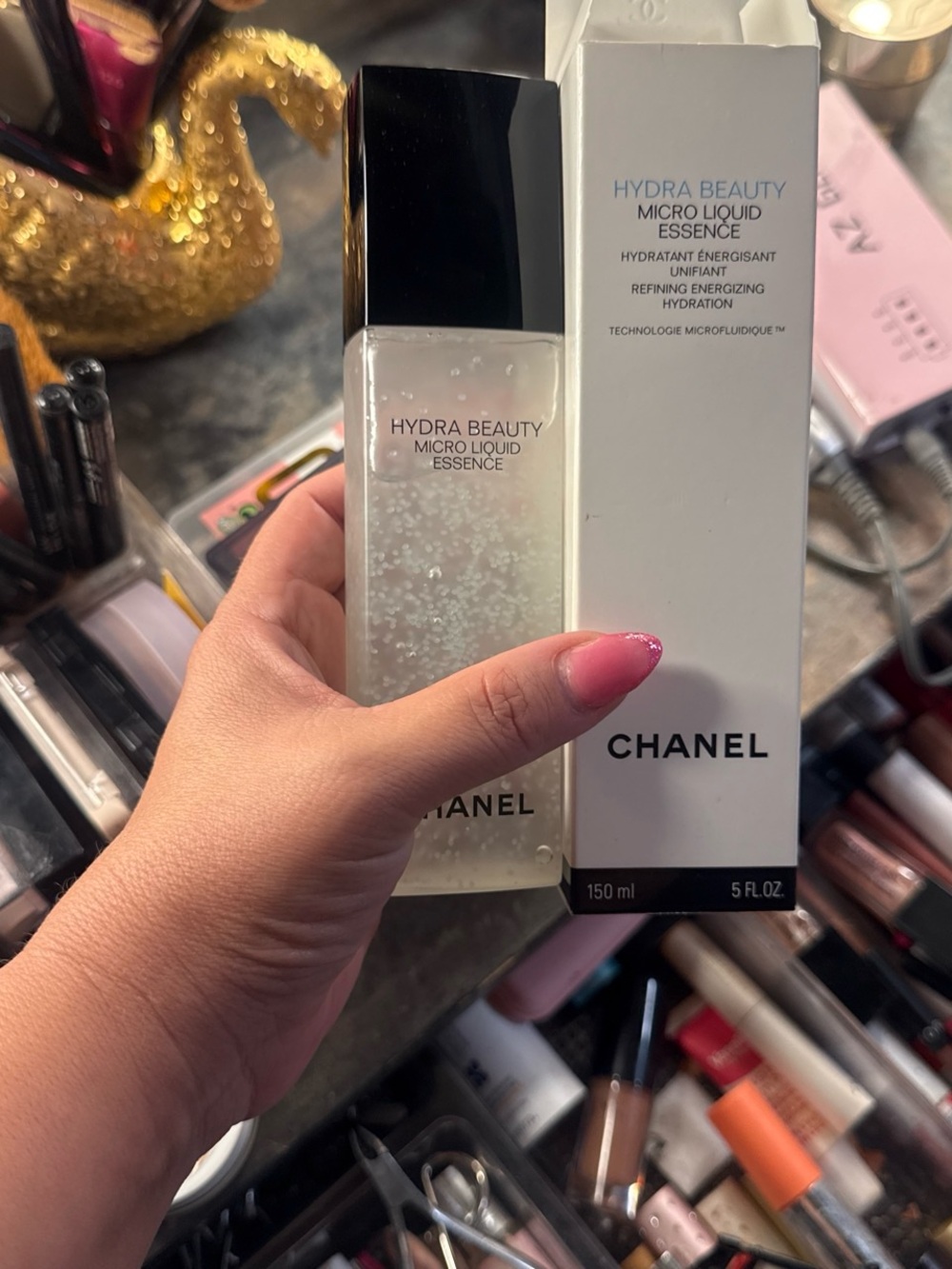 CHANEL Hydra Beauty Micro Liquid Essence - White & Black - Picture 3 of 3